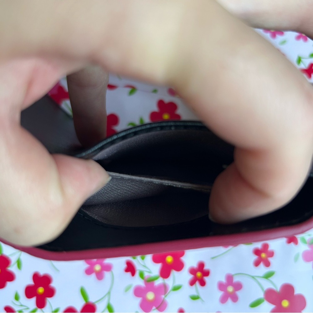 Marc Jacob’s pink leather mini compact wallet - Picture 4 of 13